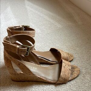 AEROSOLES Cork Wedge Sandals with Open-Toe Design
